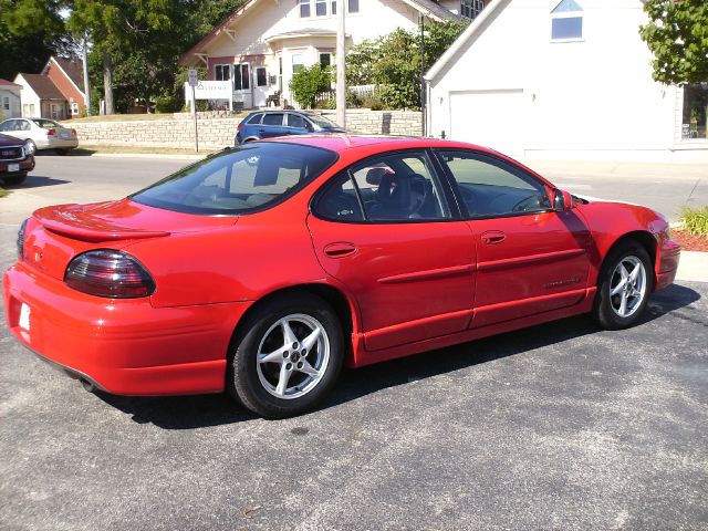 Pontiac Grand Prix 2002 photo 1