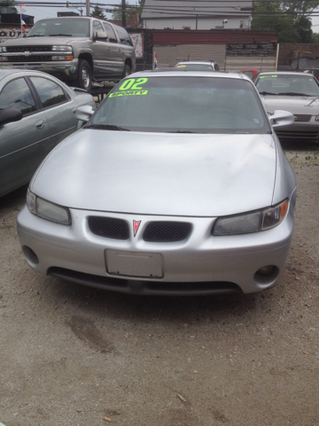 Pontiac Grand Prix 2002 photo 2