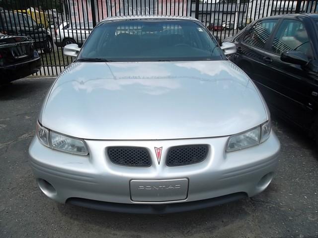 Pontiac Grand Prix Passion Sedan