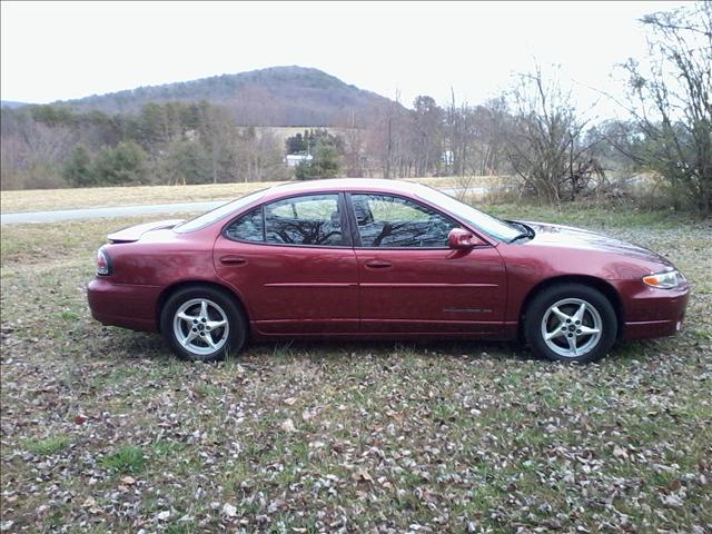 Pontiac Grand Prix SE Sedan