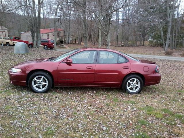 Pontiac Grand Prix 2003 photo 2