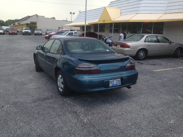 Pontiac Grand Prix 2003 photo 2