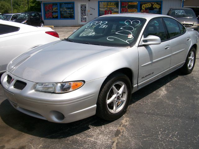 Pontiac Grand Prix 2003 photo 2