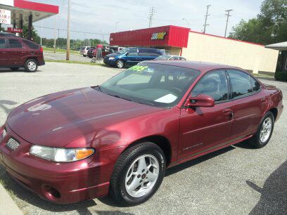 Pontiac Grand Prix SE Sedan