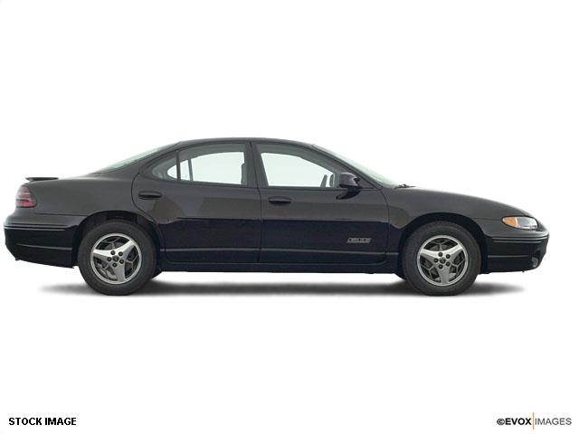 Pontiac Grand Prix 2003 photo 2