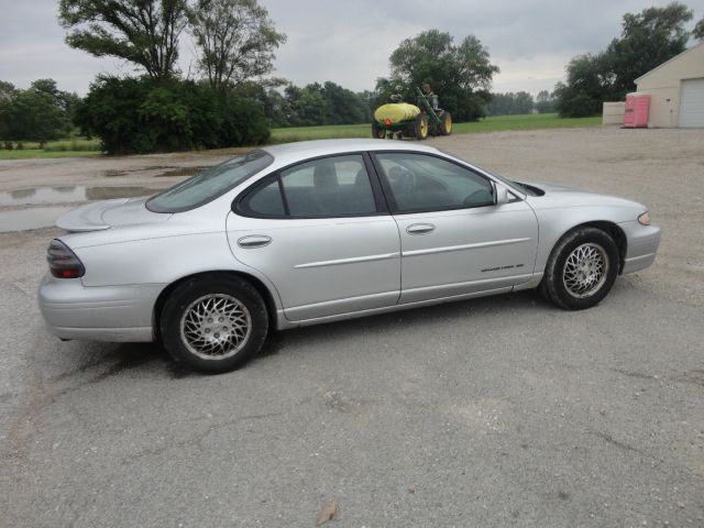 Pontiac Grand Prix 2003 photo 2