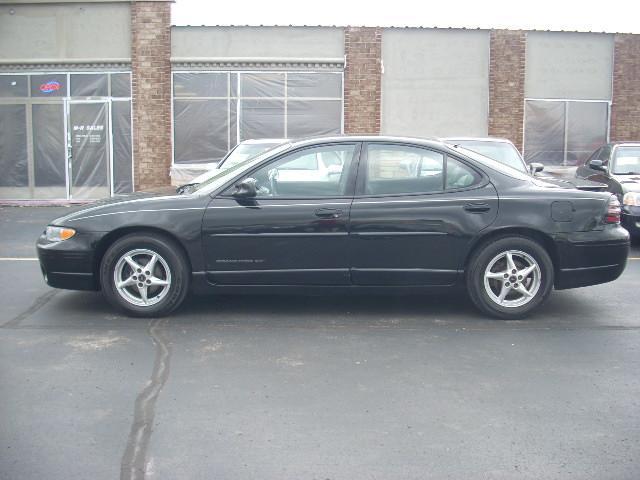 Pontiac Grand Prix Passion Sedan