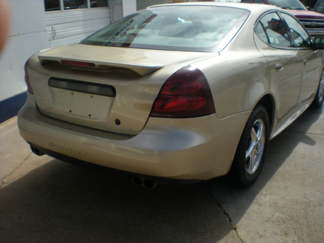 Pontiac Grand Prix 2004 photo 1