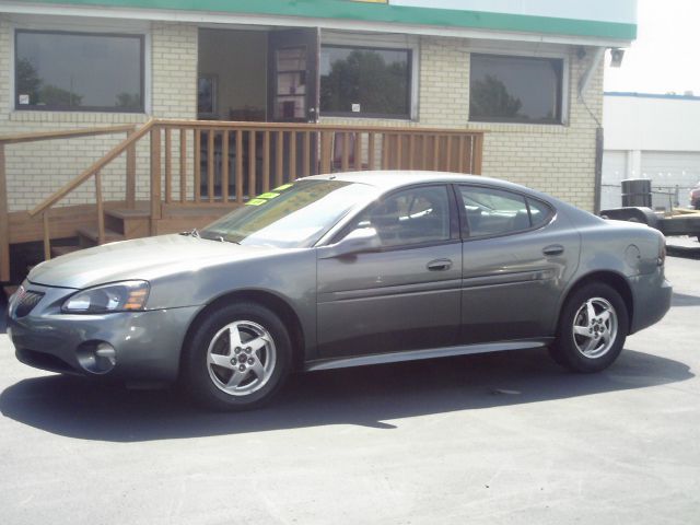 Pontiac Grand Prix 2004 photo 14