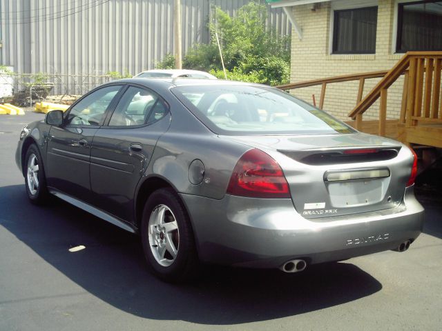 Pontiac Grand Prix 2004 photo 15