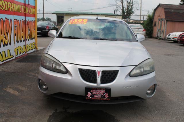 Pontiac Grand Prix 2004 photo 2