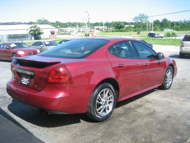 Pontiac Grand Prix 2004 photo 4