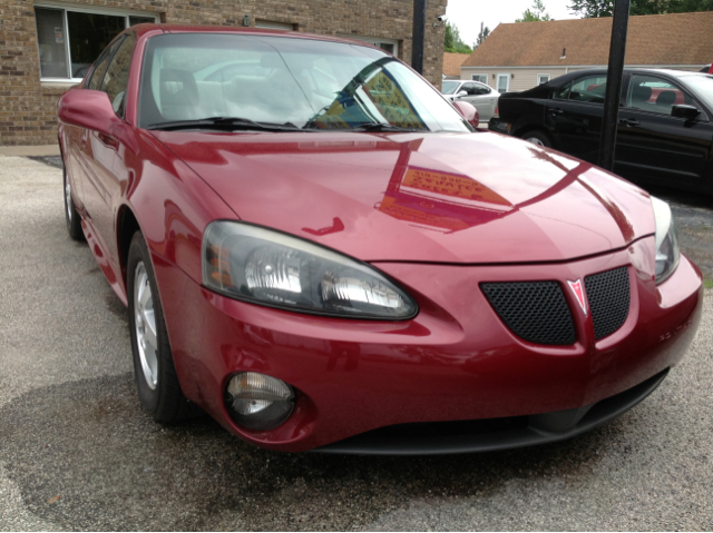 Pontiac Grand Prix 2004 photo 1