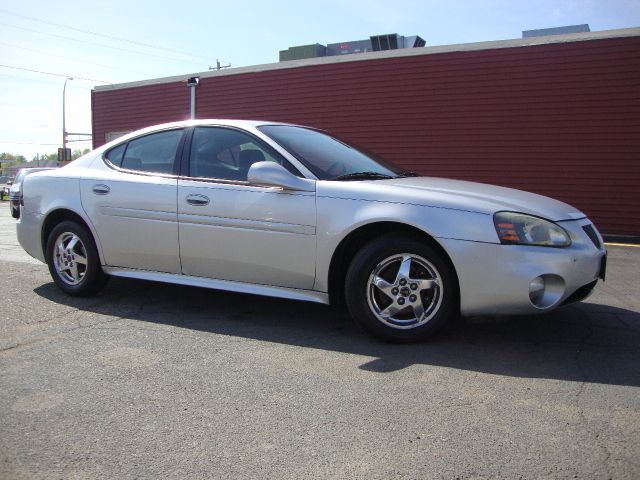 Pontiac Grand Prix 2004 photo 12