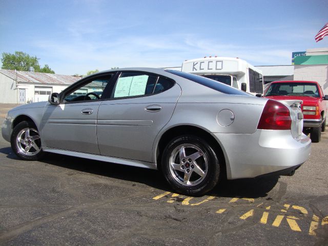 Pontiac Grand Prix 2004 photo 13