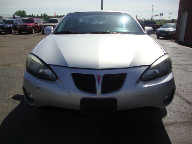 Pontiac Grand Prix 2004 photo 4