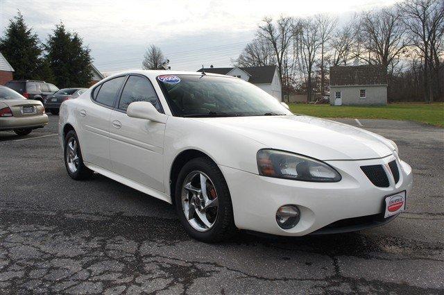 Pontiac Grand Prix 2004 photo 1