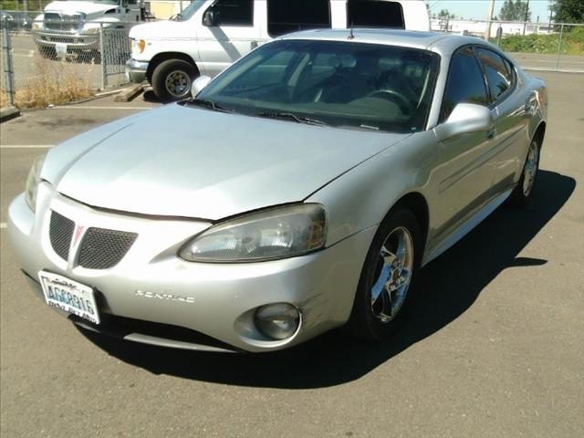 Pontiac Grand Prix 2004 photo 2