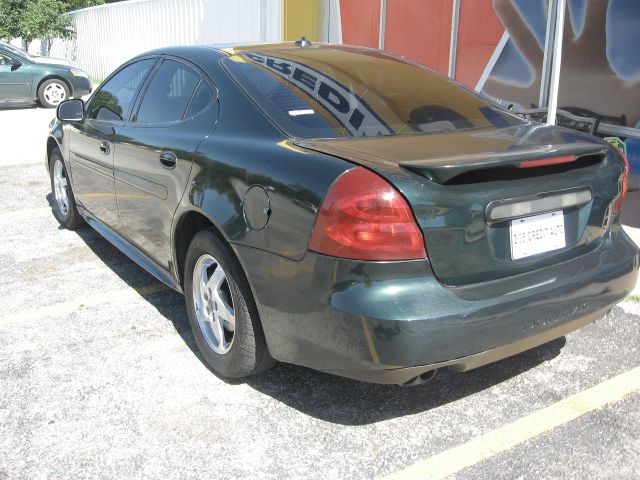 Pontiac Grand Prix 2004 photo 2