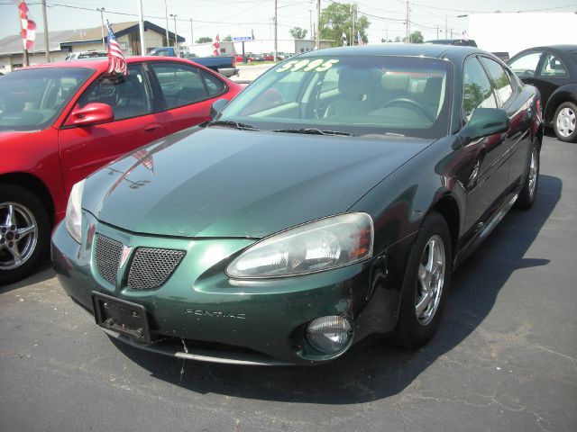 Pontiac Grand Prix 4WD Supercrew Styleside 5-1/2 Ft Box XLT Sedan