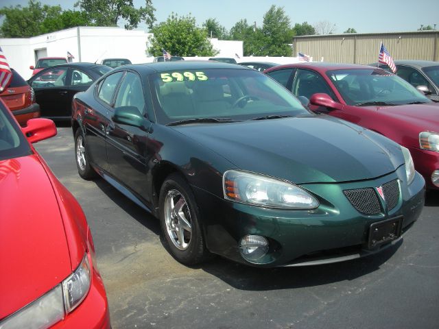 Pontiac Grand Prix 2004 photo 2