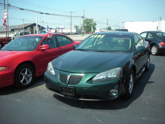 Pontiac Grand Prix 2004 photo 3