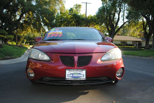 Pontiac Grand Prix 2004 photo 2