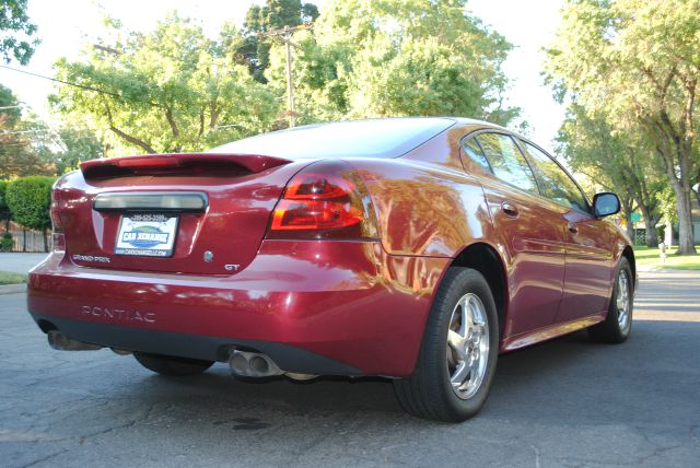 Pontiac Grand Prix 2004 photo 3