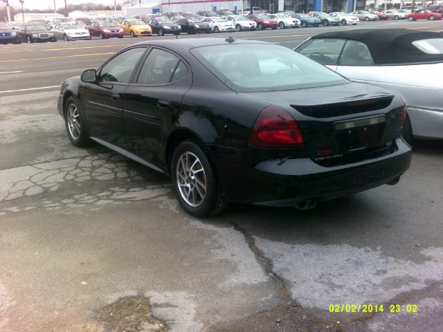 Pontiac Grand Prix 2004 photo 3