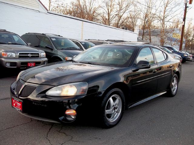 Pontiac Grand Prix 2004 photo 2