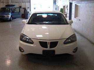 Pontiac Grand Prix 2004 photo 2