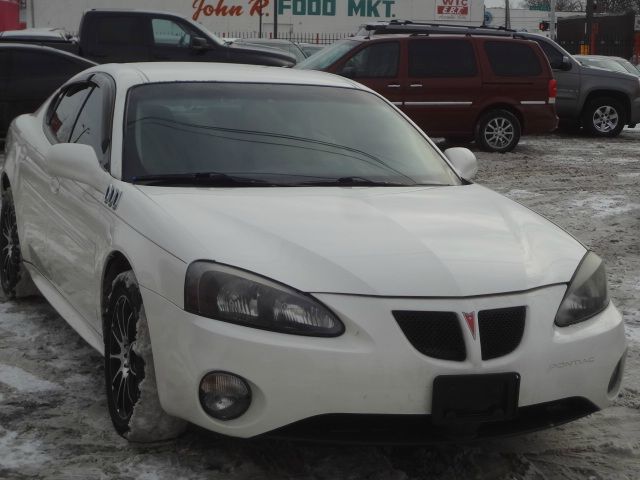 Pontiac Grand Prix 2004 photo 4