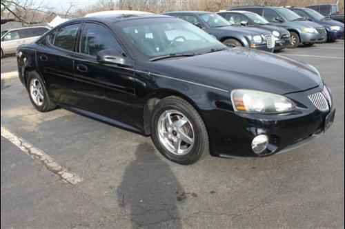 Pontiac Grand Prix 2004 photo 2