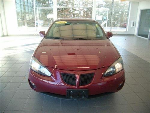 Pontiac Grand Prix 2004 photo 1