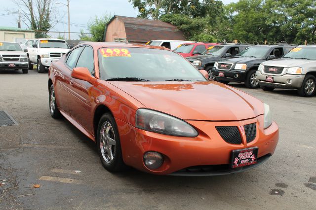 Pontiac Grand Prix 2004 photo 1