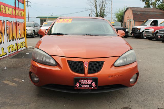 Pontiac Grand Prix 2004 photo 2