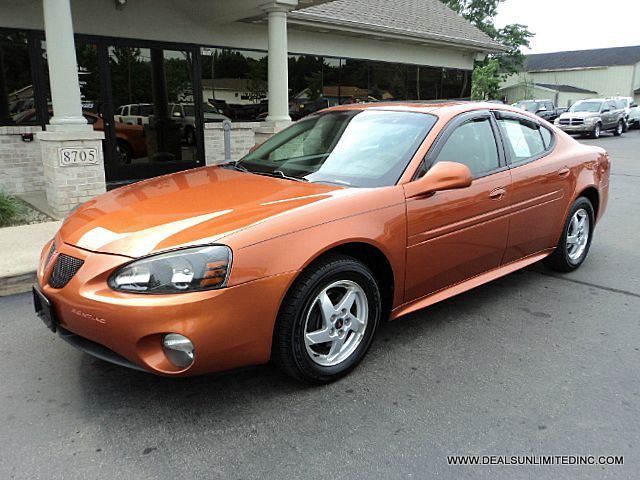 Pontiac Grand Prix 2004 photo 2