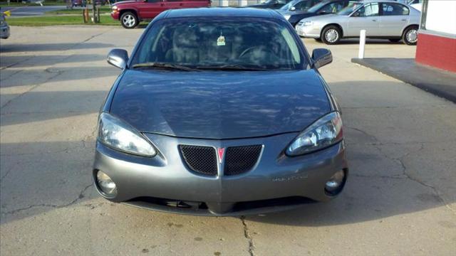 Pontiac Grand Prix 2004 photo 1