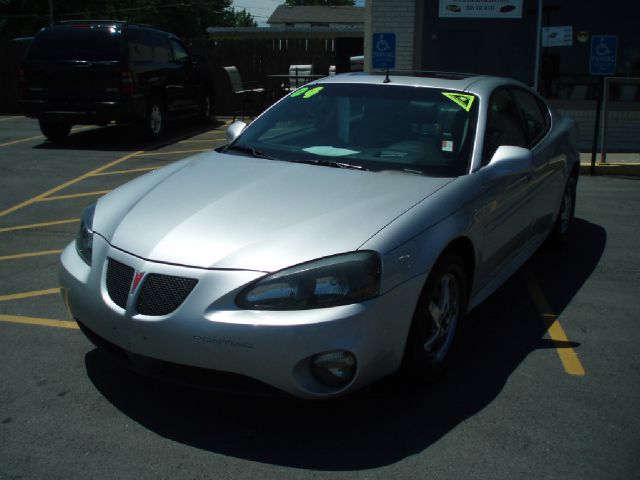 Pontiac Grand Prix 2004 photo 11