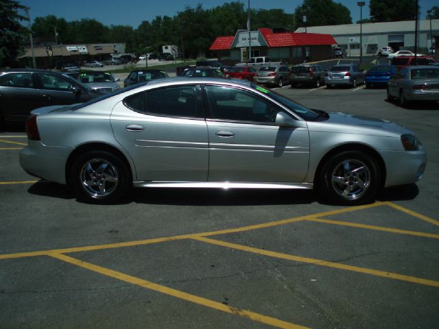 Pontiac Grand Prix 2004 photo 25