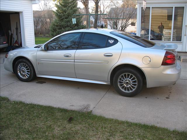 Pontiac Grand Prix 2004 photo 1