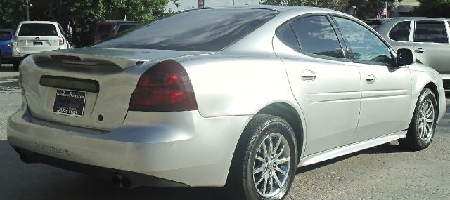 Pontiac Grand Prix 2004 photo 14