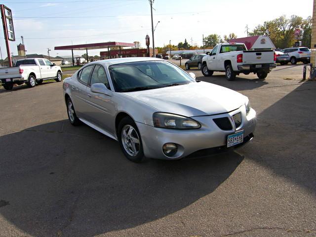 Pontiac Grand Prix 2004 photo 2