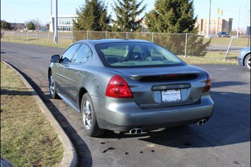 Pontiac Grand Prix 2004 photo 2