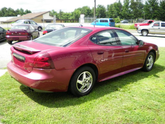 Pontiac Grand Prix 2004 photo 2