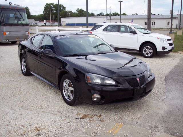 Pontiac Grand Prix 2004 photo 2