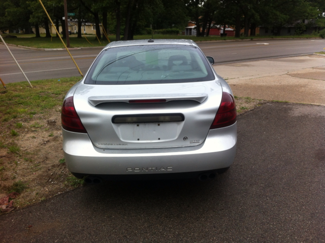 Pontiac Grand Prix 2004 photo 2