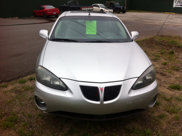 Pontiac Grand Prix 2004 photo 4