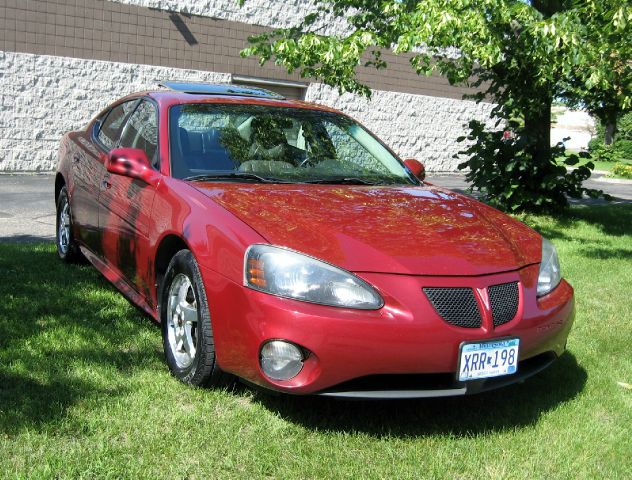 Pontiac Grand Prix 2004 photo 2