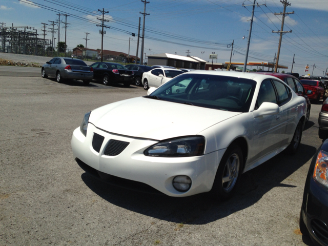 Pontiac Grand Prix 2004 photo 1